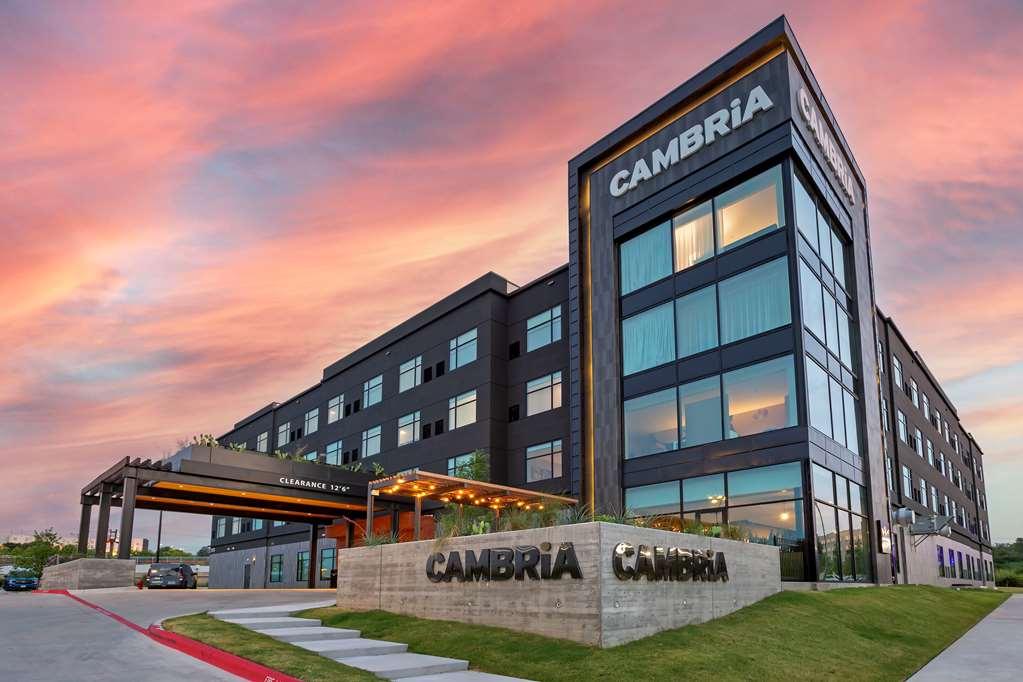 Cambria Hotel Austin Airport Удобства снимка